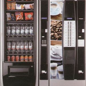 Hermanos Jiménez Gutiérrez máquina expendedora de snacks